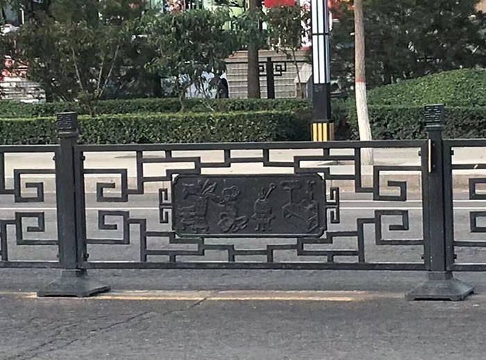 太原龙城大街道路护栏